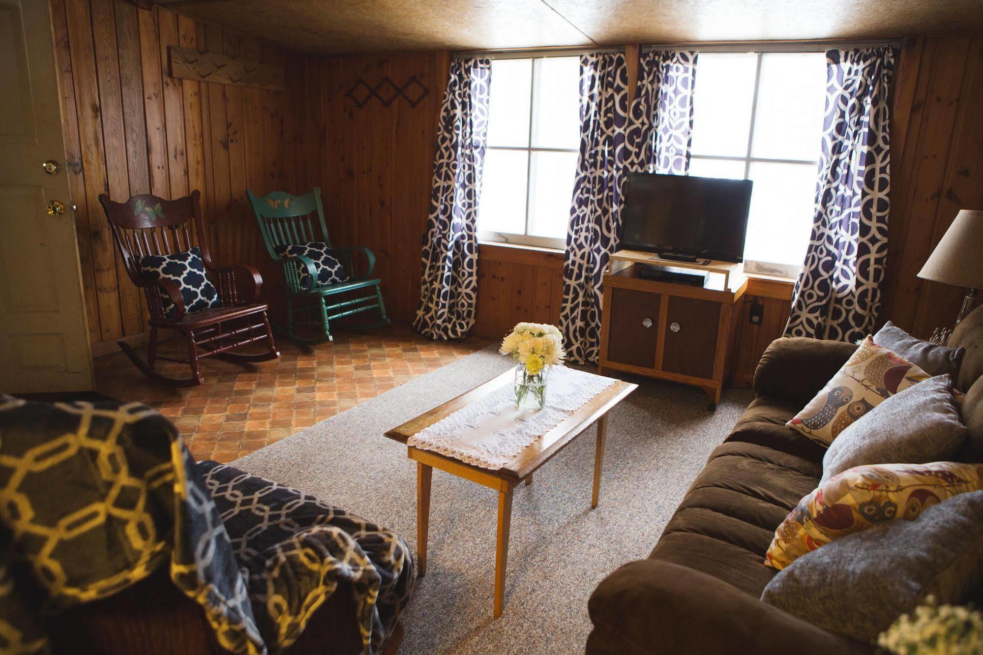 Mission Springs Resort Ашланд Екстериор снимка
