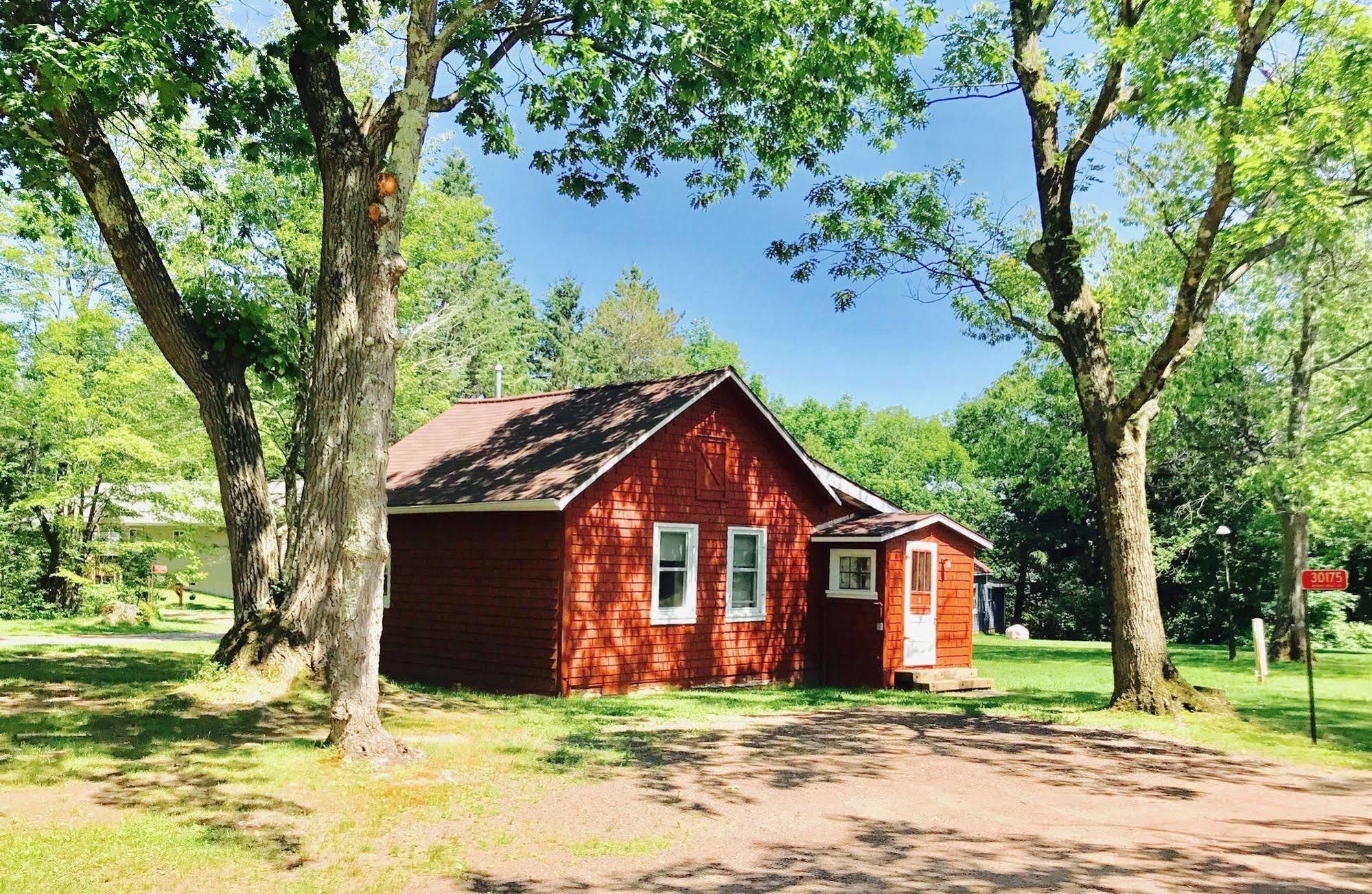 Mission Springs Resort Ашланд Екстериор снимка
